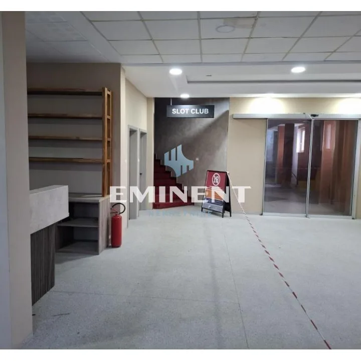 Lokal Izdavanje Beograd Ledine 400 m2