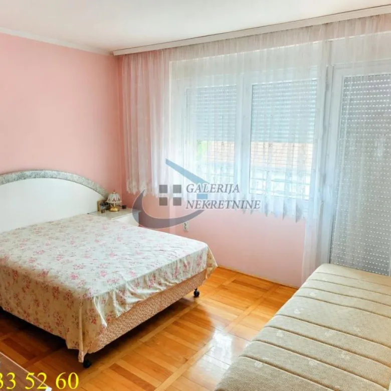 Kuća na prodaju, Centar, Inđija, 190m², 190.000 €