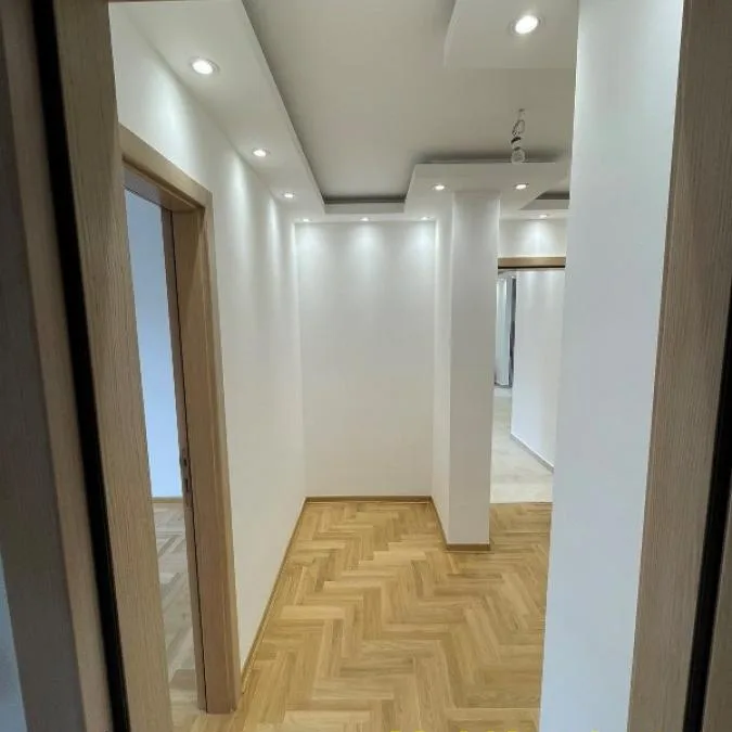 Četvorosoban stan na prodaju, Banovo Brdo, Beograd, 120m², 370.000 €