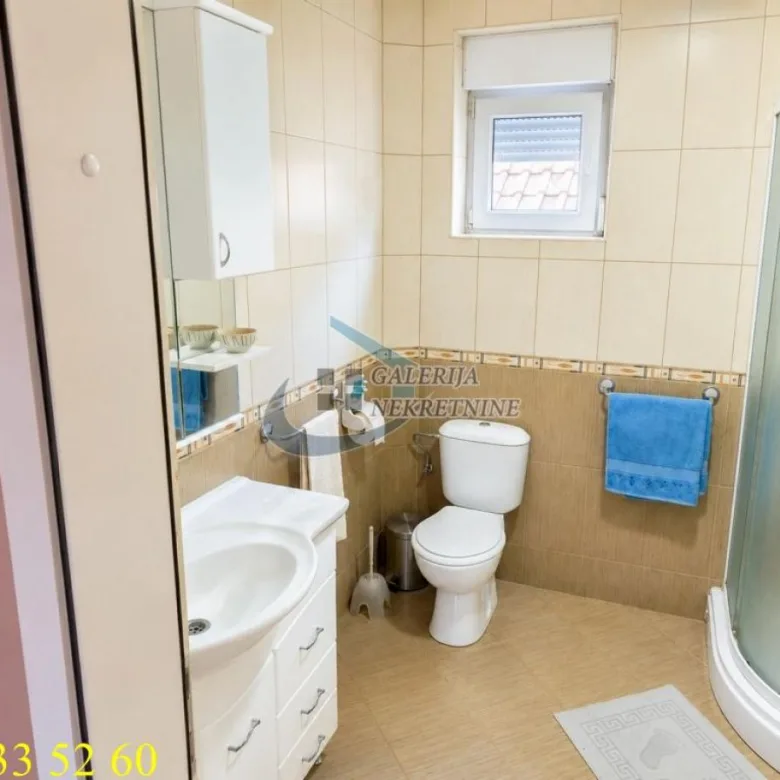 Kuća na prodaju, Centar, Inđija, 190m², 190.000 €