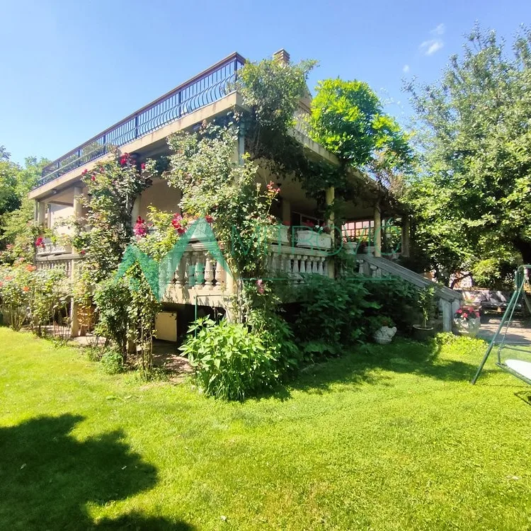 Kuća na prodaju, Stari Banovci, Stara Pazova, 260m², 360.500 €