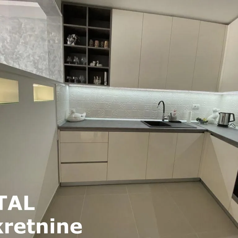 Četvorosoban stan na prodaju, Salajka, Novi Sad, 101m², 2. sprat, 360.000 €