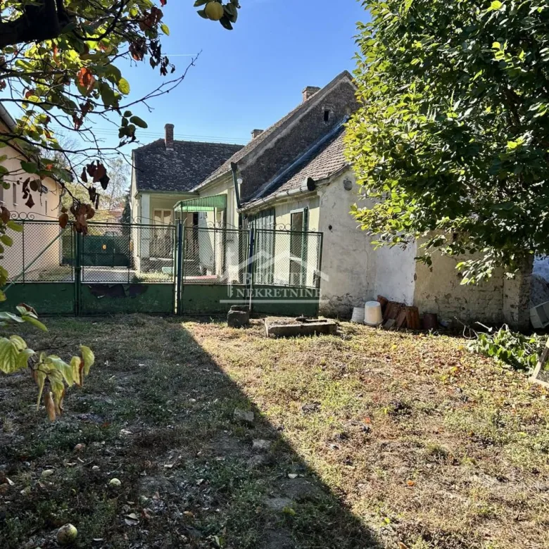 Kuća na prodaju, Centar, Stara Pazova, 214m², 195.000 €