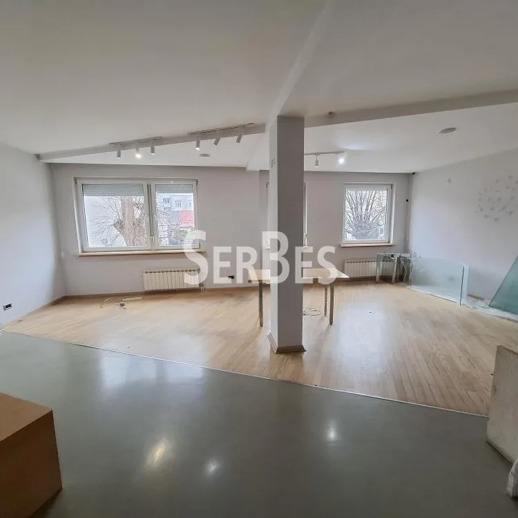 Lokal za izdavanje, Bulevar Oslobođenja, Novi Sad, 254m², 2.000 €/mes