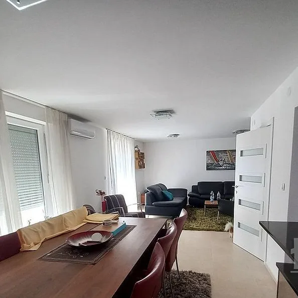 Kuća Prodaja Novi Sad  210 m2