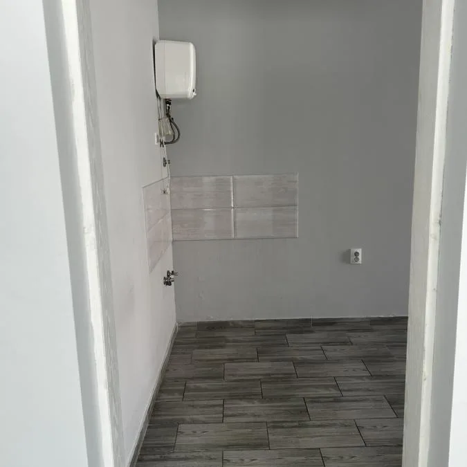 Lokal za izdavanje, Čortanovci, Inđija, 56m², 300 €/mes
