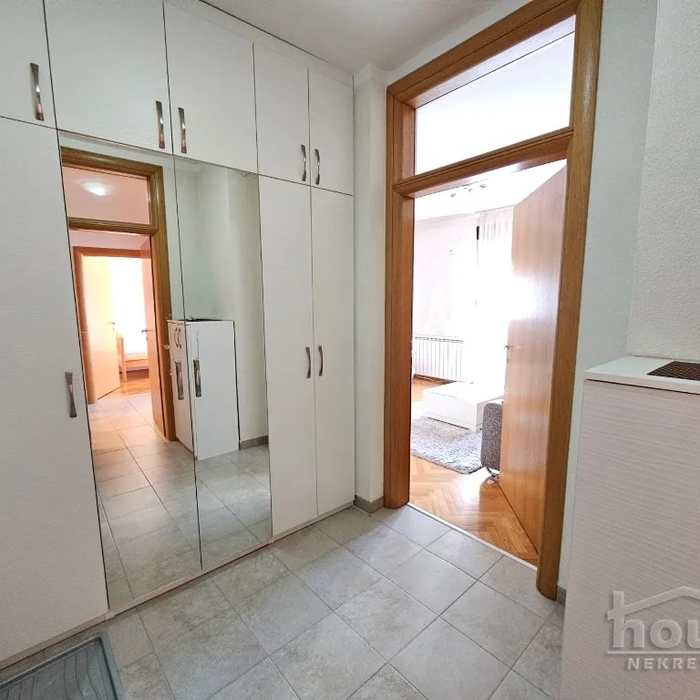 Troiposoban stan za izdavanje, Bulevar Oslobođenja, Novi Sad, 78m², 750 €/mes