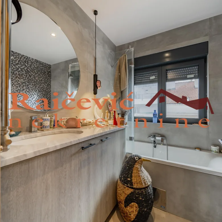 Trosoban stan na prodaju, Kalenić, Beograd, 112m², 460.000 €