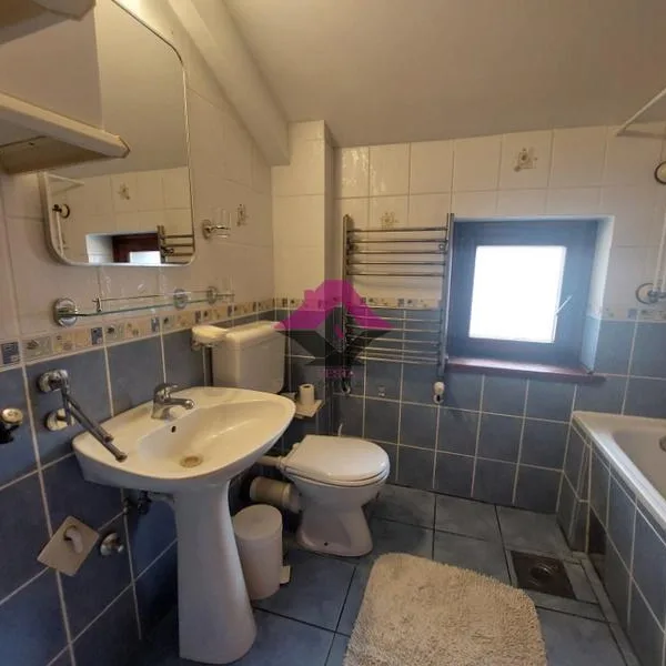 Trosoban stan za izdavanje, Saobraćajni Fakultet, Beograd, 137m², 800 €/mes
