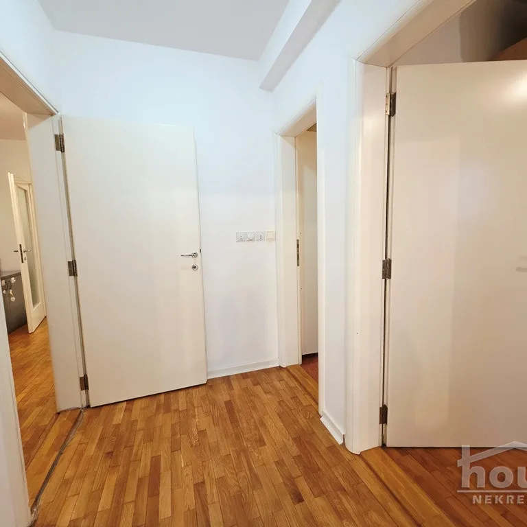 Troiposoban stan na prodaju, Grbavica, Novi Sad, 79m², 2. sprat, 250.000 €