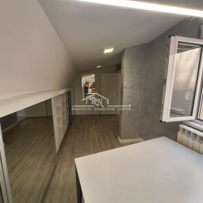 Četvoroiposoban stan na prodaju, Đeram Pijaca, Beograd, 118m², 6. sprat, 383.500 €