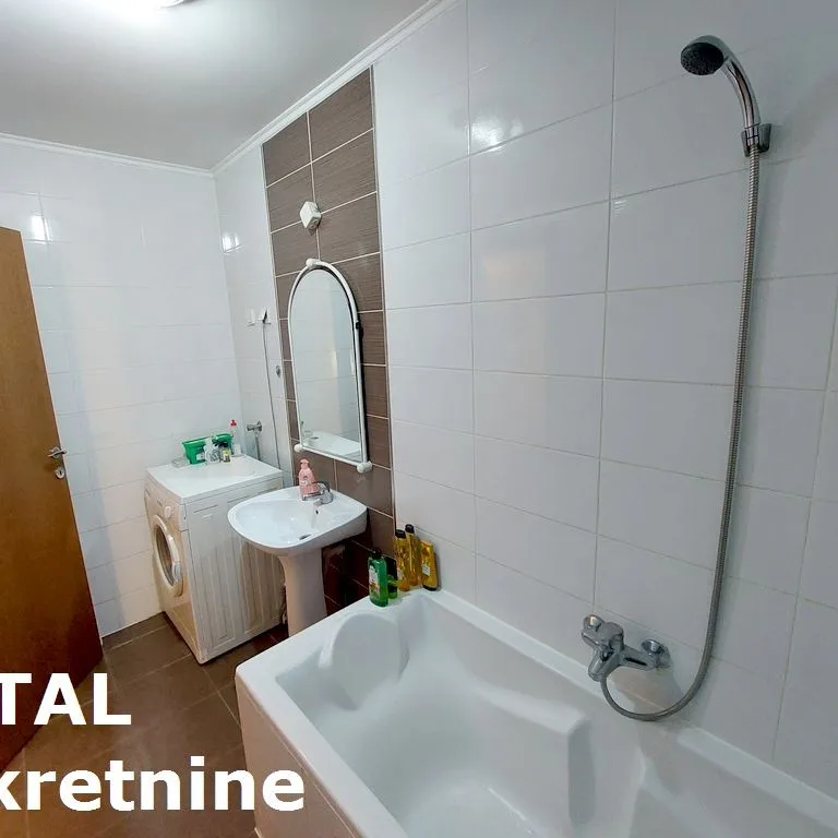 Četvorosoban stan na prodaju, Bulevar Evrope, Novi Sad, 106m², 195.000 €