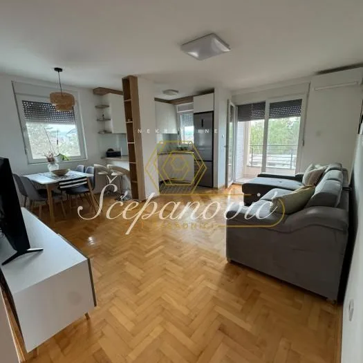 Stan Prodaja Novi Sad  65 m2