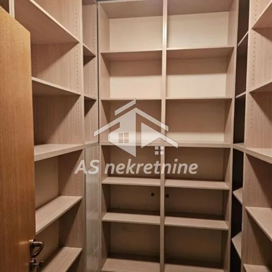 Stan Izdavanje Beograd Tašmajdan 136 m2