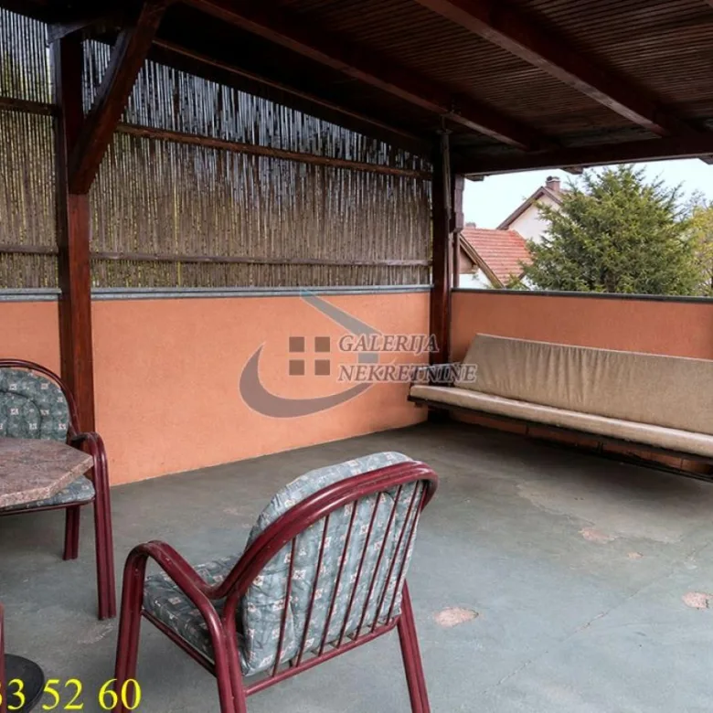 Kuća na prodaju, Centar, Inđija, 212m², 200.000 €
