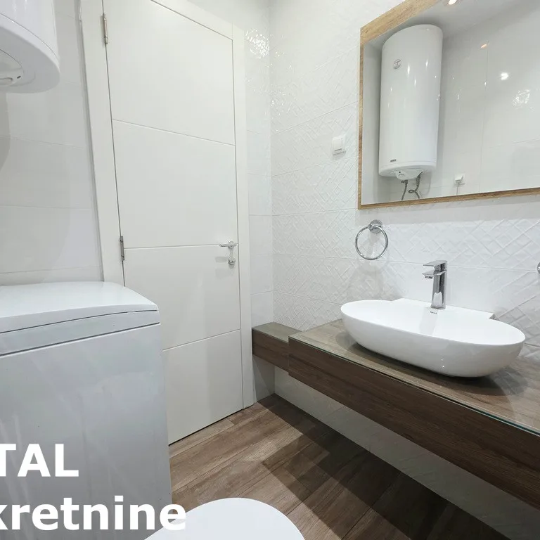 Trosoban stan na prodaju, Centar, Novi Sad, 117m², 5. sprat, 375.000 €