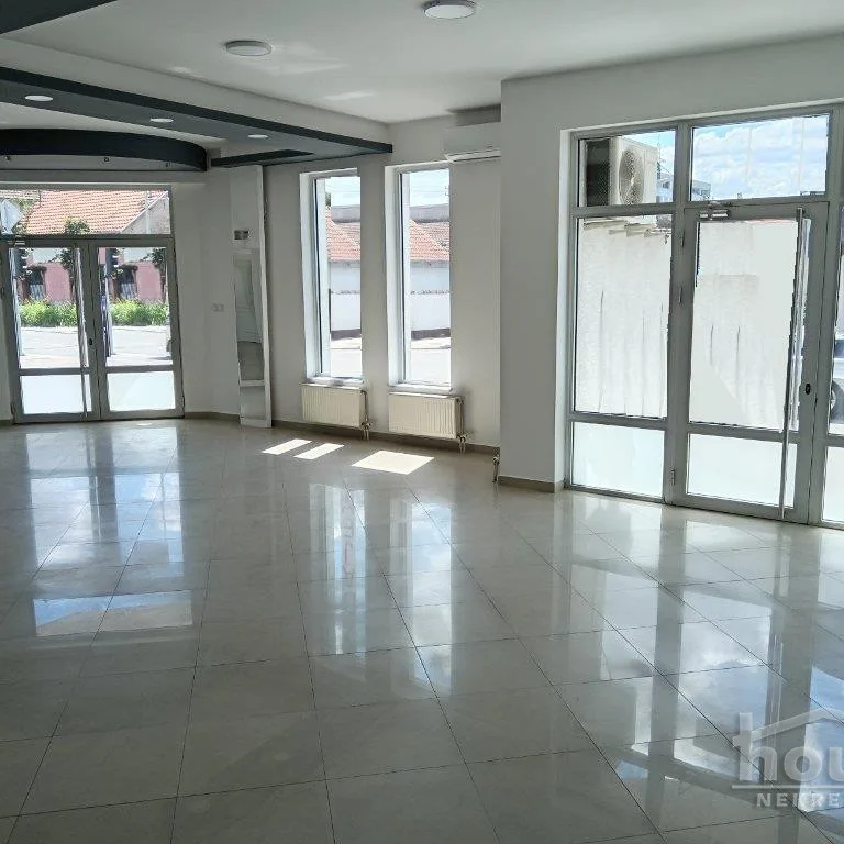 Lokal Prodaja Novi Sad  390 m2
