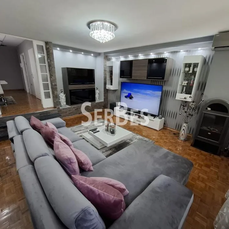 Stan Prodaja Novi Sad  90 m2