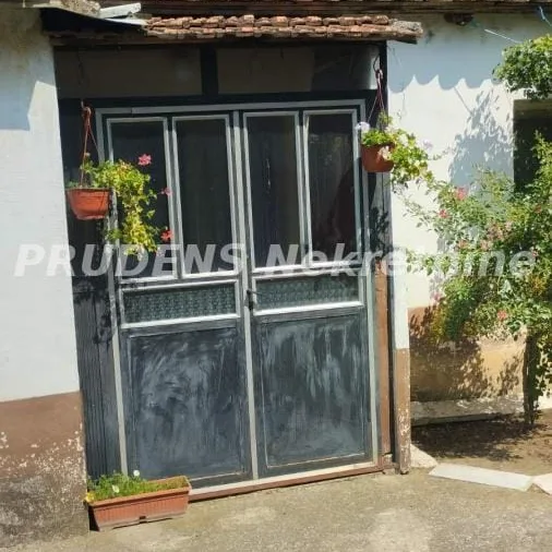 Kuća Prodaja Beograd Dobanovci 300 m2