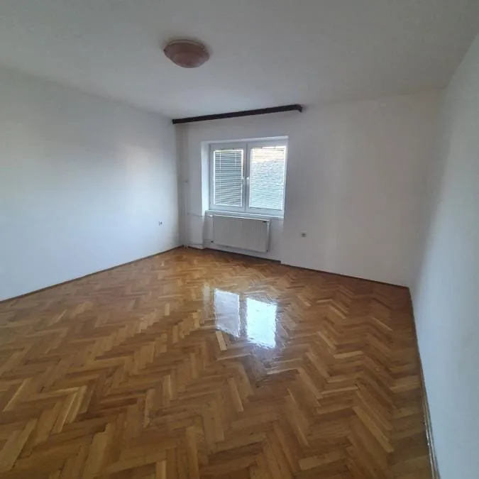 Lokal Izdavanje Novi Sad  362 m2