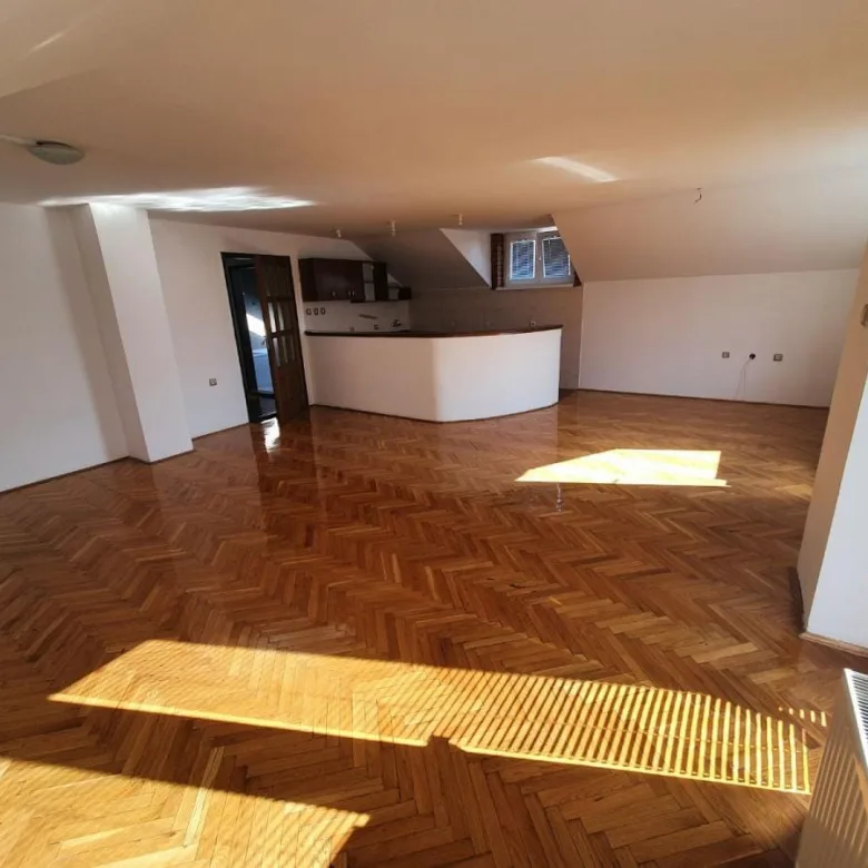 Kuća Prodaja Novi Sad  362 m2