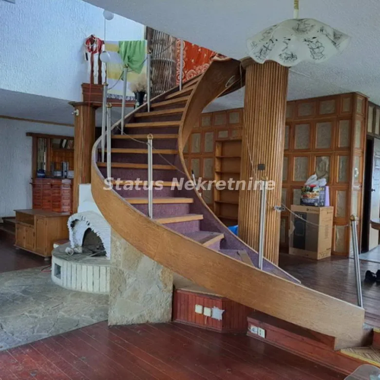 Kuća Prodaja Bačka Topola  465 m2