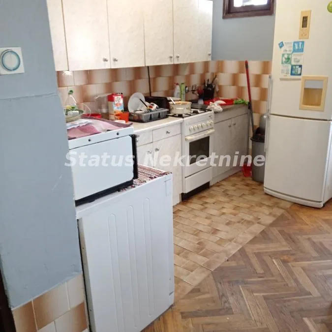 Kuća Prodaja Mali Iđoš Lovćenac 268 m2