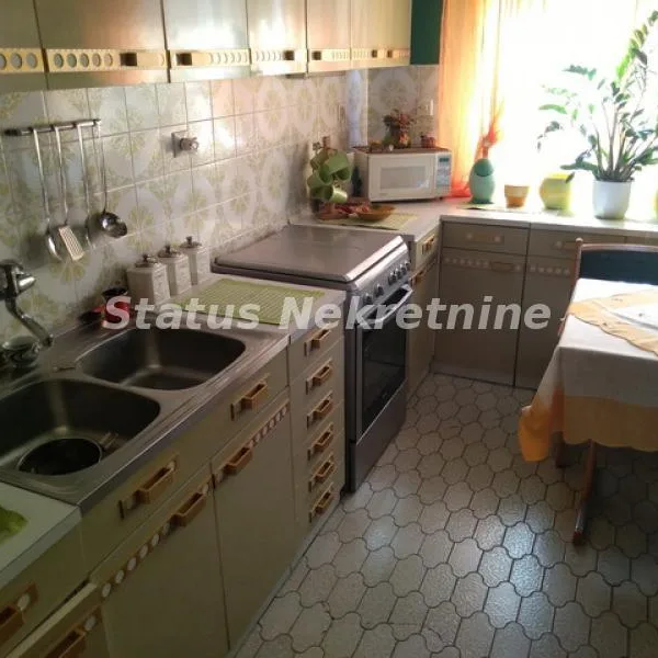 Kuća Prodaja Temerin  450 m2