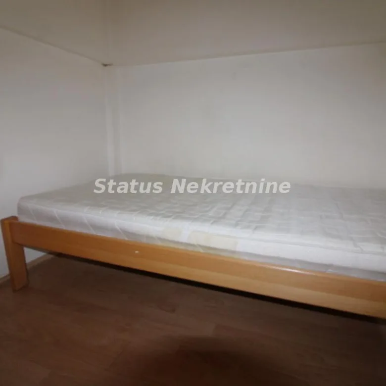 Stan Izdavanje Novi Sad  27 m2