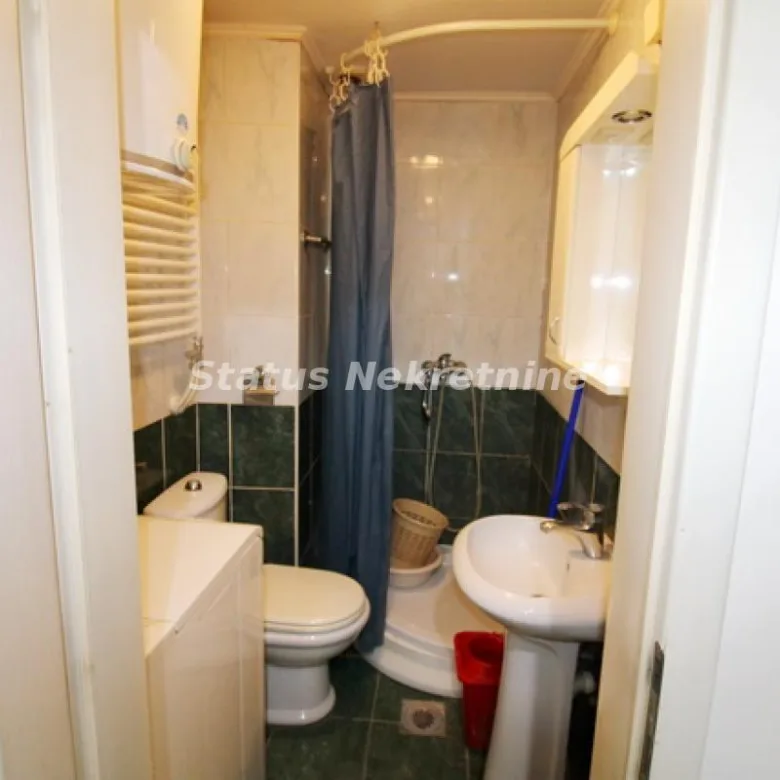 Stan Izdavanje Novi Sad  27 m2