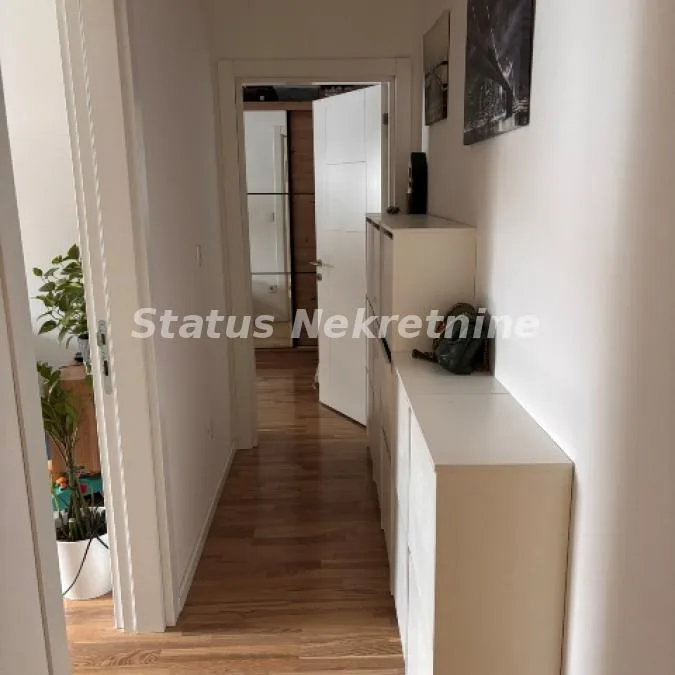 Stan Prodaja Novi Sad  82 m2