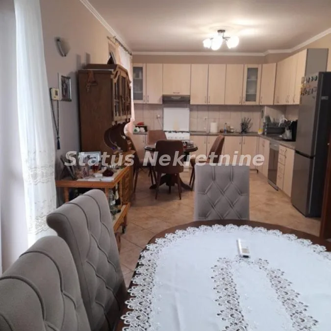 Kuća Prodaja Sremski Karlovci  246 m2