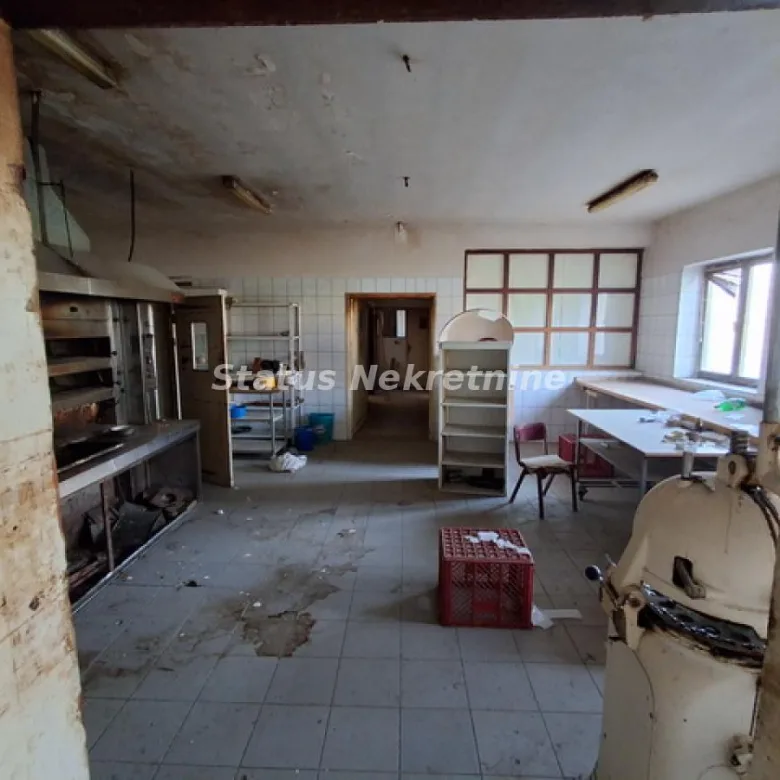 Lokal Prodaja Bečej  434 m2