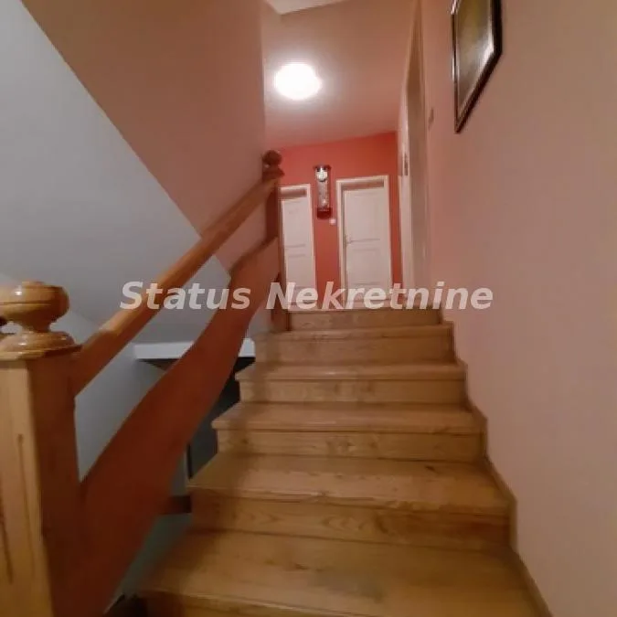 Kuća Prodaja Novi Sad  348 m2