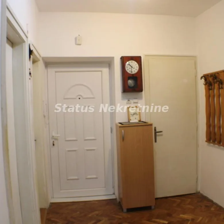 Stan Prodaja Novi Sad  77 m2