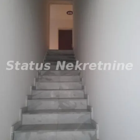Kuća Prodaja Novi Sad  200 m2