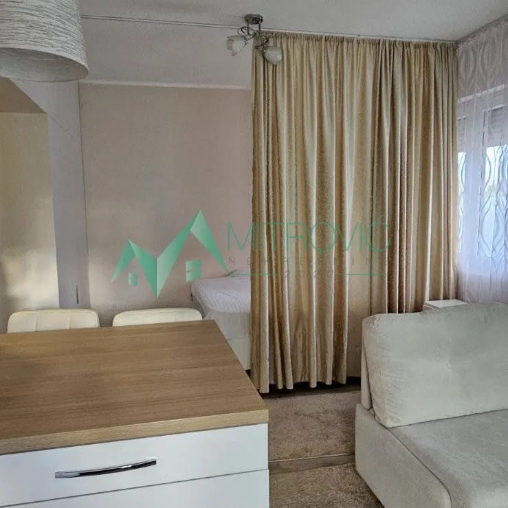 Stan Prodaja Novi Sad  27 m2