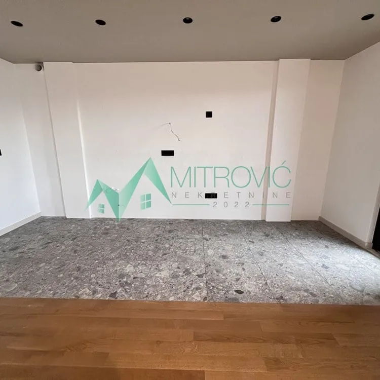 Stan Prodaja Novi Sad  210 m2