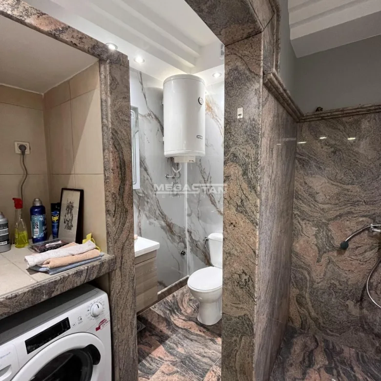 Četvorosoban stan za izdavanje, Hram Svetog Save, Beograd, 185m², 2.500 €/mes