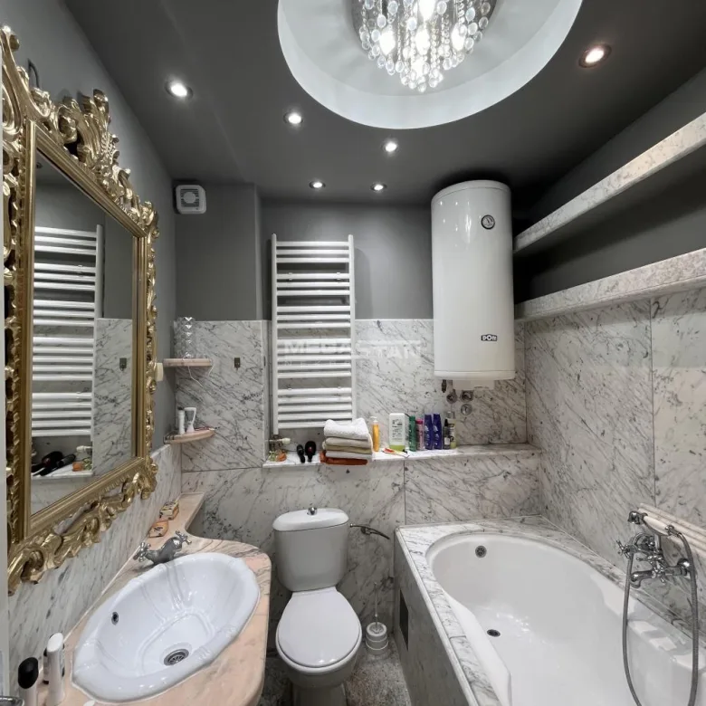Četvorosoban stan za izdavanje, Hram Svetog Save, Beograd, 185m², 2.500 €/mes