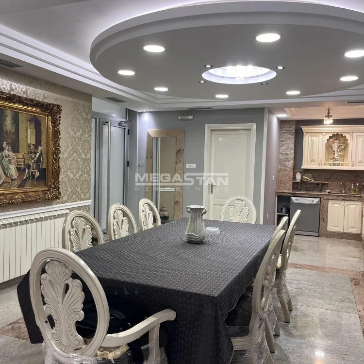 Četvorosoban stan za izdavanje, Hram Svetog Save, Beograd, 185m², 2.500 €/mes