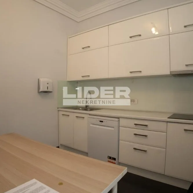 Kuća za izdavanje, Autokomanda, Beograd, 550m², 4.900 €/mes