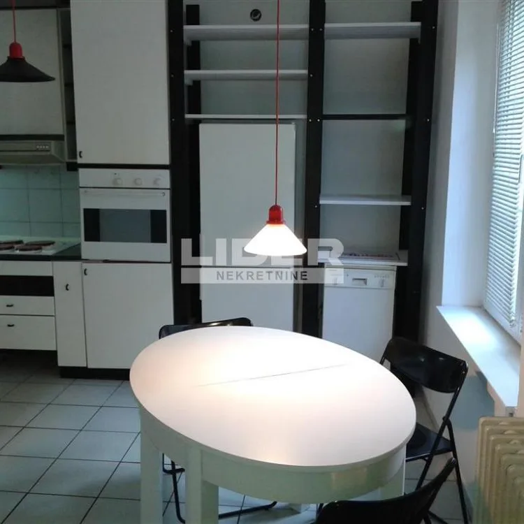 Trosoban stan za izdavanje, Banovo Brdo, Beograd, 106m², Prizemlje, 900 €/mes