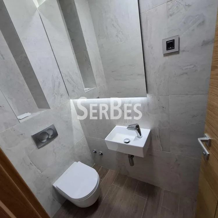 Četvorosoban stan na prodaju, Adamovićevo Naselje, Novi Sad, 240m², 618.000 €