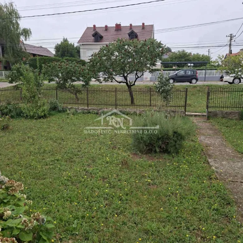 Kuća na prodaju, Sremčica, Beograd, 76m², 107.000 €