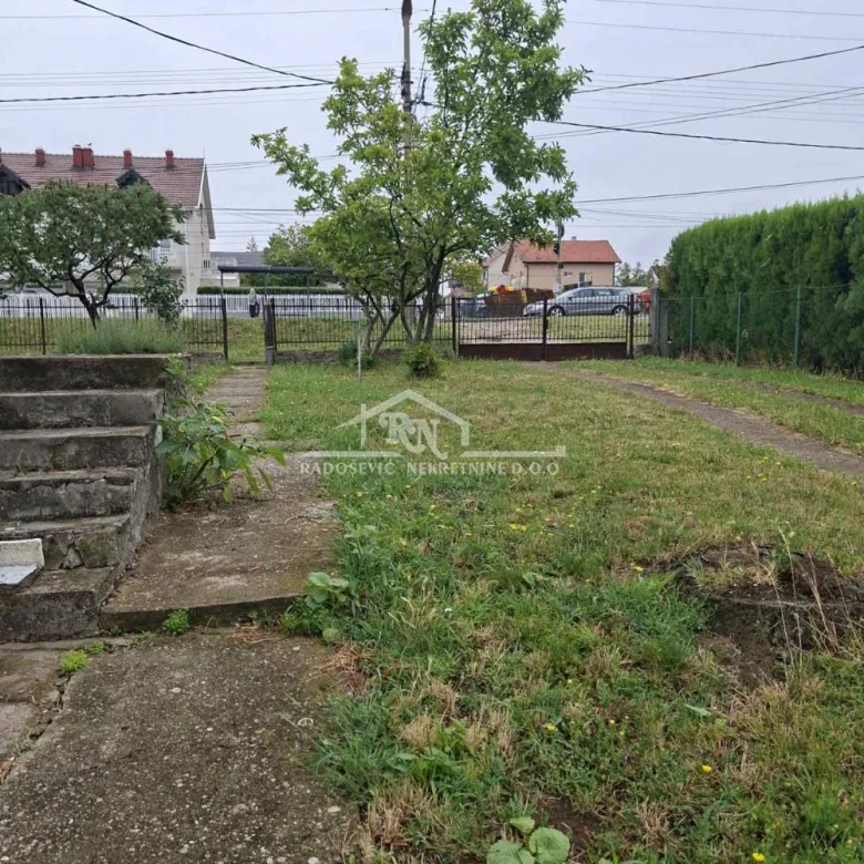 Kuća na prodaju, Sremčica, Beograd, 76m², 107.000 €