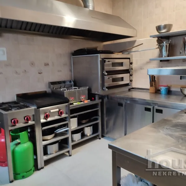 Lokal na prodaju, Centar, Sremski Karlovci, 250m², 257.500 €