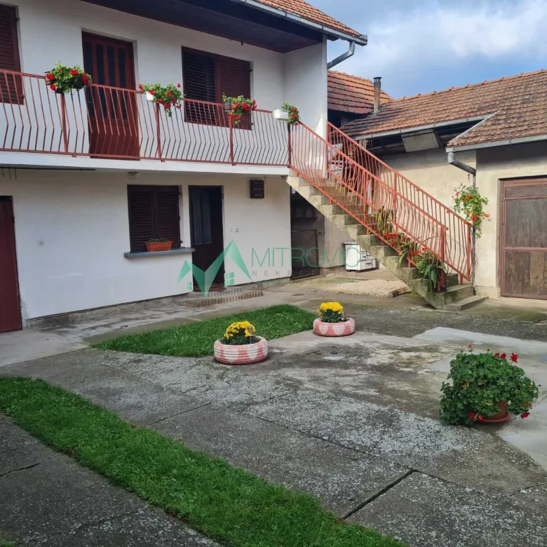 Kuća na prodaju, Crvenka, Kula, 260m², 98.000 €
