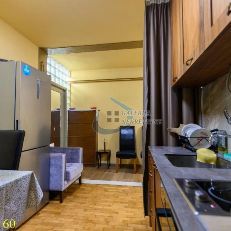 Četvorosoban stan na prodaju, Gradska Bolnica, Beograd, 104m², 3. sprat, 348.000 €