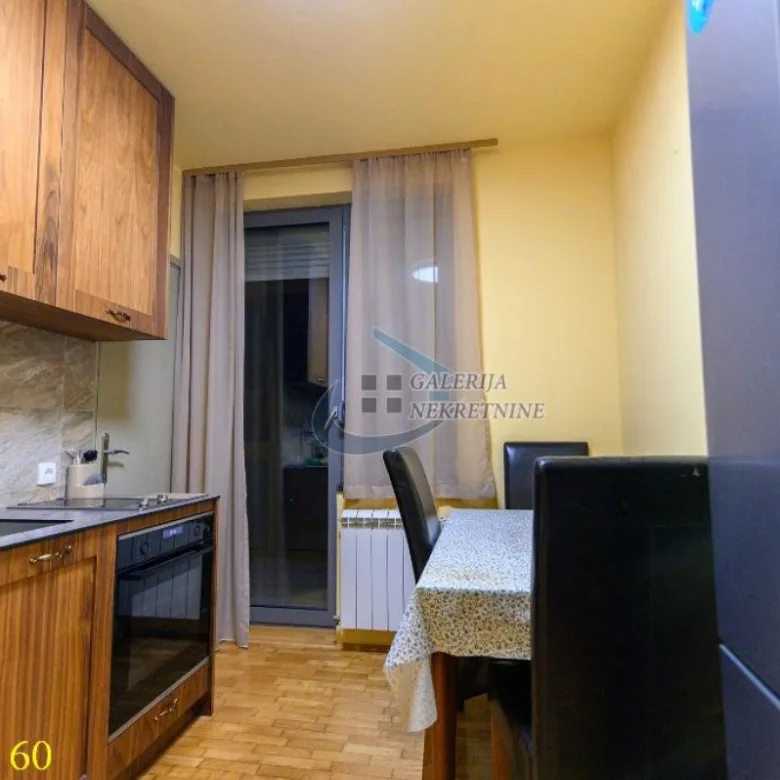 Četvorosoban stan na prodaju, Gradska Bolnica, Beograd, 104m², 3. sprat, 348.000 €